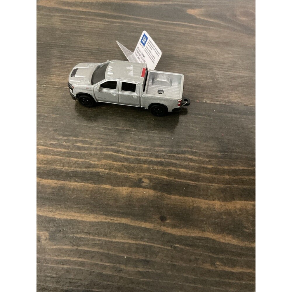 ERTL 2025 Chevrolet Silverado 2500 HD Z71 Silver Diecast Truck GM Tagged